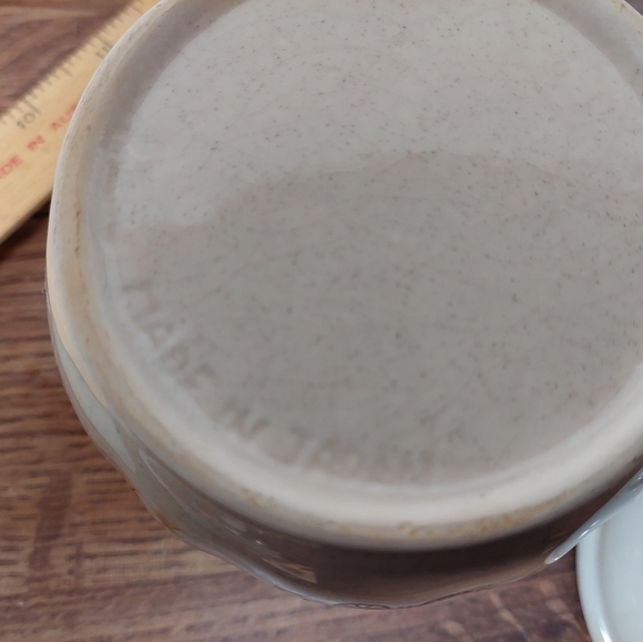 Vintage* Country Home Creamer and Sugar Bowl Set - Picture 9 of 11